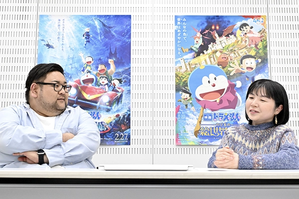 左から矢嶋哲生（やじま てつお）監督、<br>寺本幸代（てらもと ゆきよ）監督　対談写真